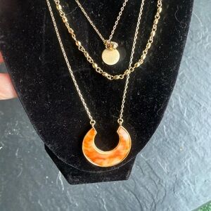 Elegant Gold and Orange Pendant Necklace